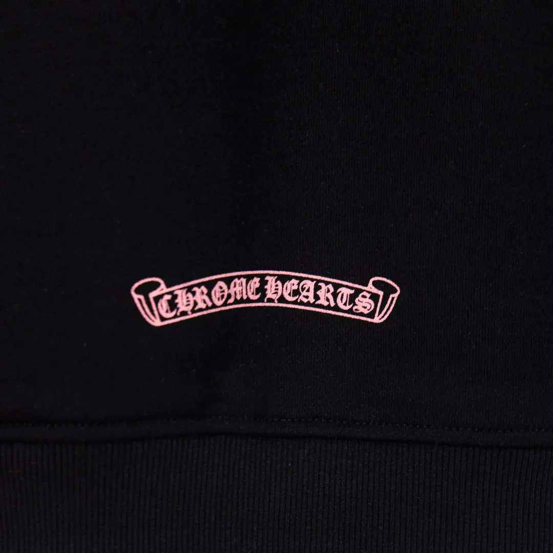 P330 zp version [exclusive supply] Chrome Hearts' latest Chrome Hearts Deadly Doll co-branded comic girl zipper long-sleeved hooded sweatshirt jacket. Heavy production. Scan the QR code to enter the official website in seconds. All customized original versions are the same. Many details. What you see is what you get. Look for the exclusive background. Zhengerbajing 500g pure cotton large terry fabric. All fabrics have been shrunk in advance. Quality first. What you see is what you get. The pattern will not change after one wash. Distinguish some disposable clothes in the market. Three standards Complete packaging, all original and customized, same style for men and women, versatile, more classic version, very unique color: black, size: S M L XL, number: MY10825